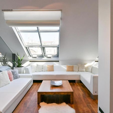 Luxury Central Penthouse With Sauna, Terrace, 250M2, 5Bdrm, 3Bthrm Praag Buitenkant foto