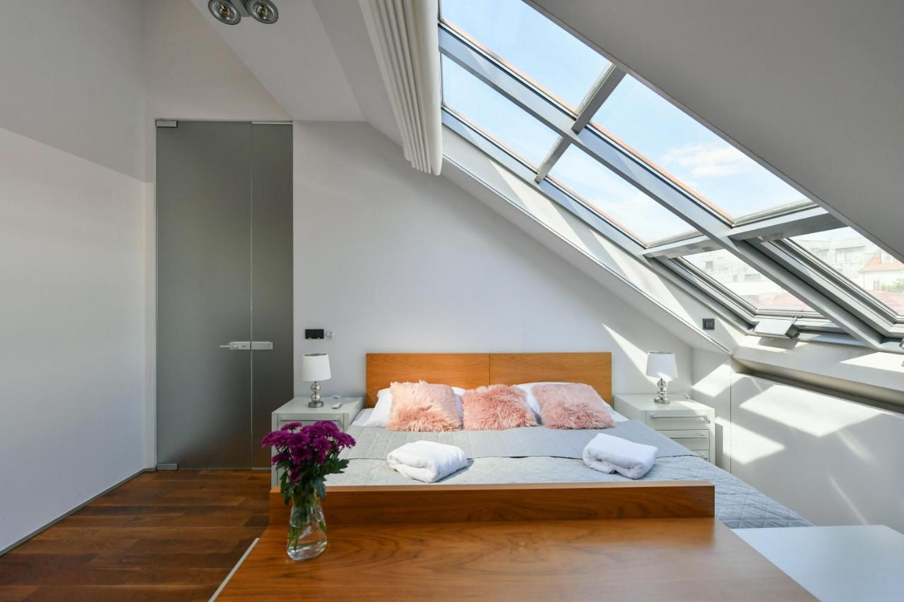 Luxury Central Penthouse With Sauna, Terrace, 250M2, 5Bdrm, 3Bthrm Praag Buitenkant foto