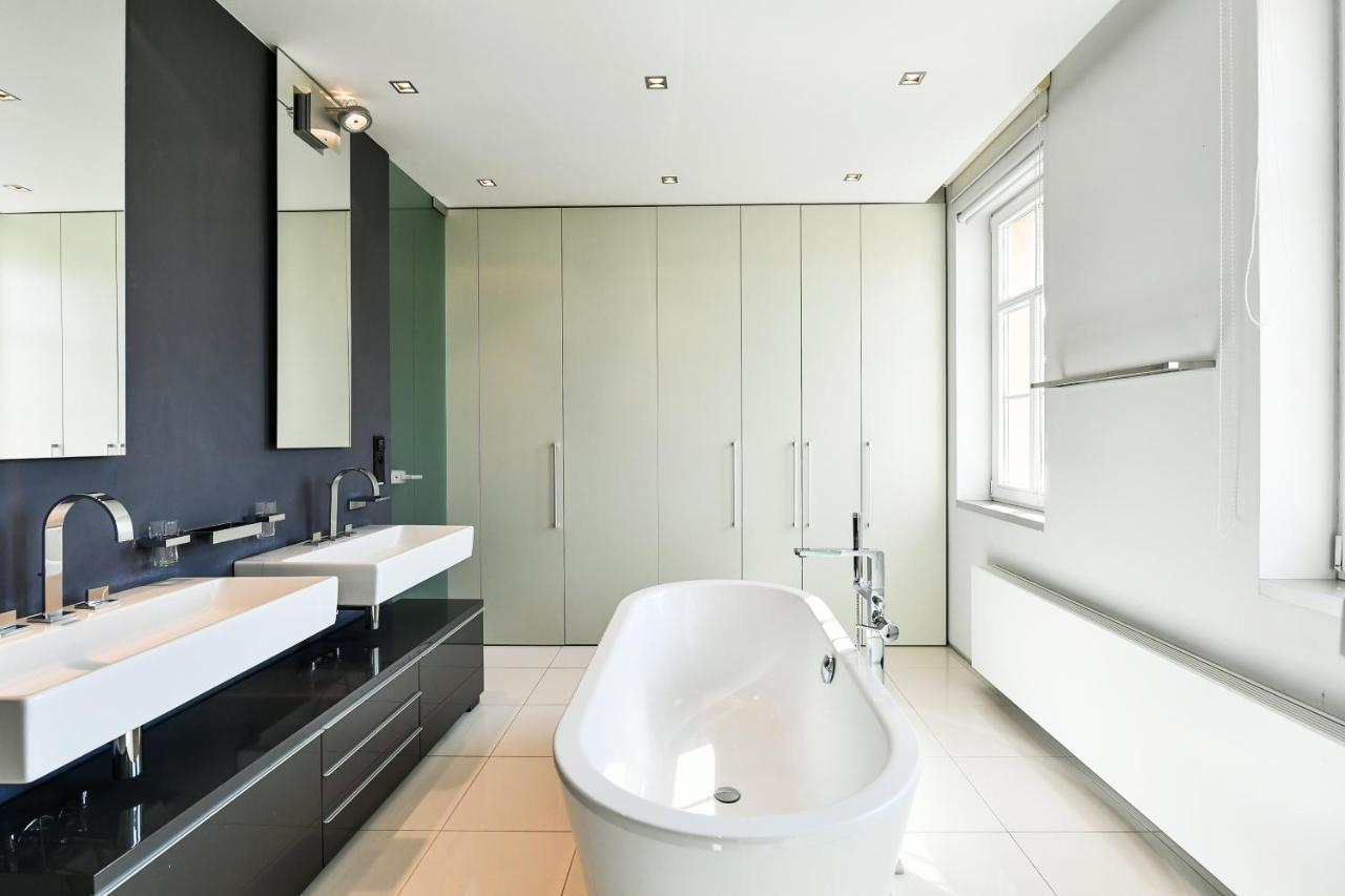 Luxury Central Penthouse With Sauna, Terrace, 250M2, 5Bdrm, 3Bthrm Praag Buitenkant foto