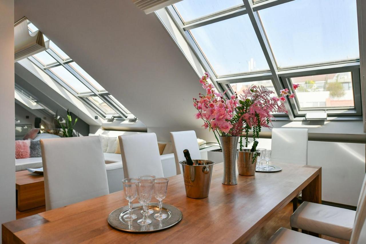 Luxury Central Penthouse With Sauna, Terrace, 250M2, 5Bdrm, 3Bthrm Praag Buitenkant foto