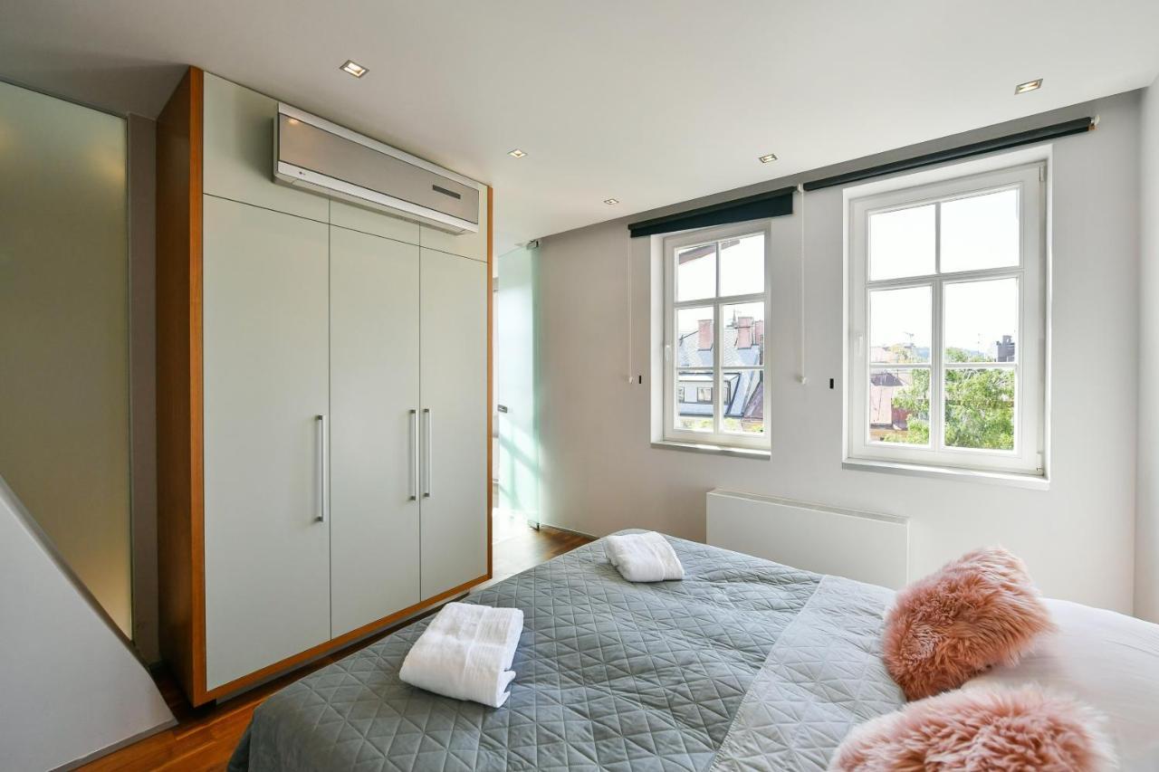 Luxury Central Penthouse With Sauna, Terrace, 250M2, 5Bdrm, 3Bthrm Praag Buitenkant foto